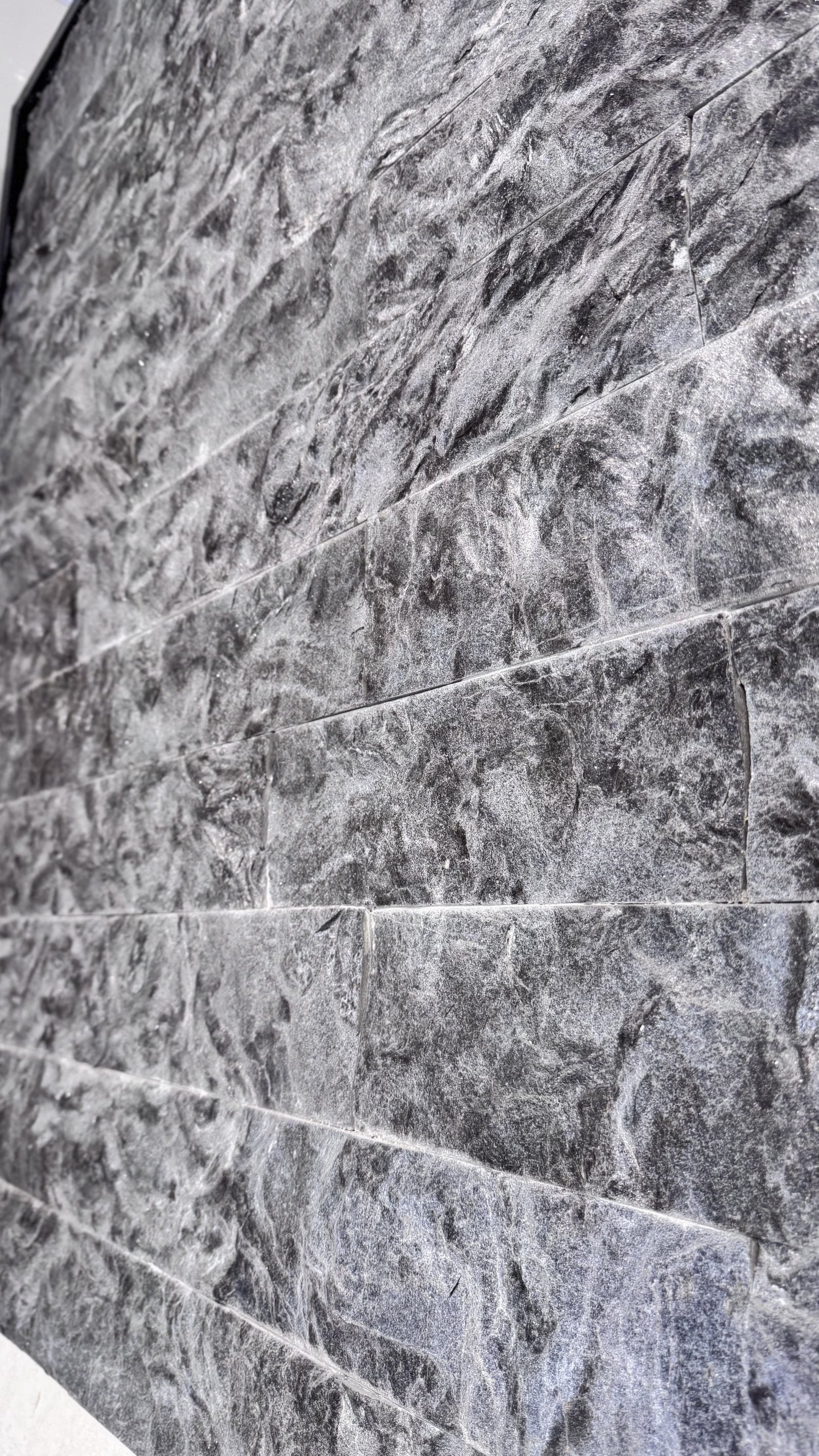 Amostra de revestimento Rockface Matrix